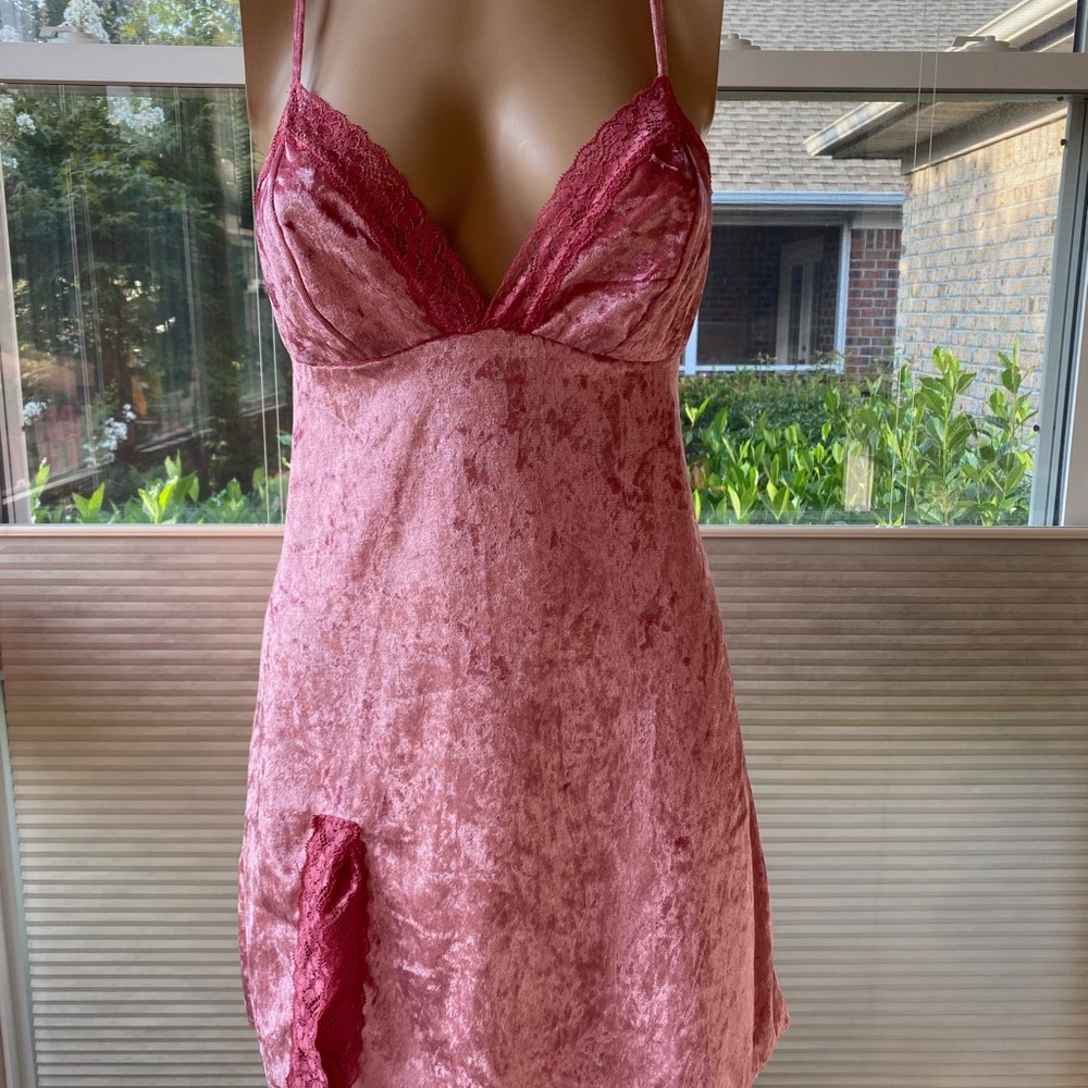 Adore Me chemise NWT Pink with Crushed Velvet Look Size S